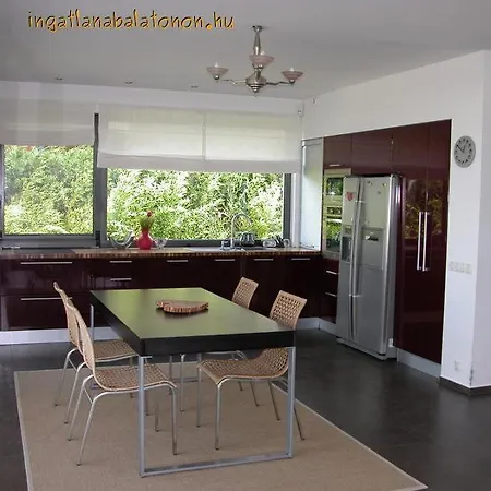 110 - Luxus Minimal Sajat Stranddal, Jakuzzival