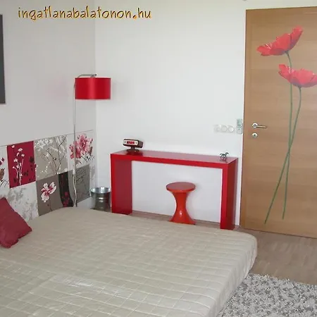 Apartment 110 - Luxus Minimal Sajat Stranddal, Jakuzzival